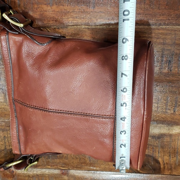 Fossil crossbody bucket style leather bag and wallet - Picture 5 of 14